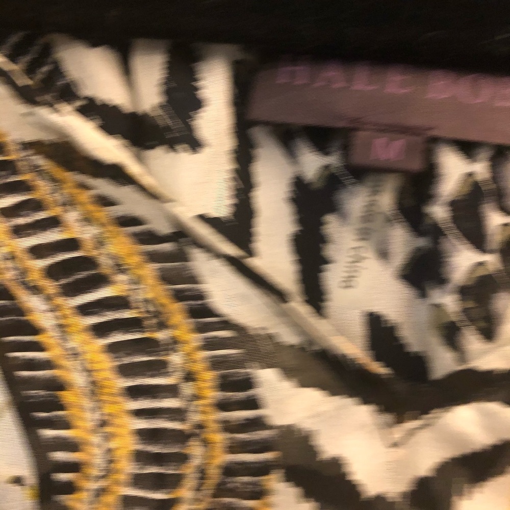 Chiffon Pattern Top - Picture 4 of 6